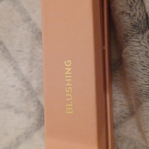 Lilly Lashes - Picture 3 of 5